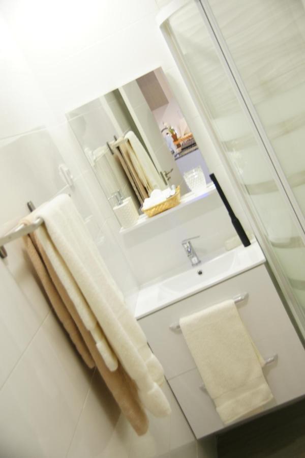 Apartamento Al Lado De Gran Via - Pink Madrid Bagian luar foto